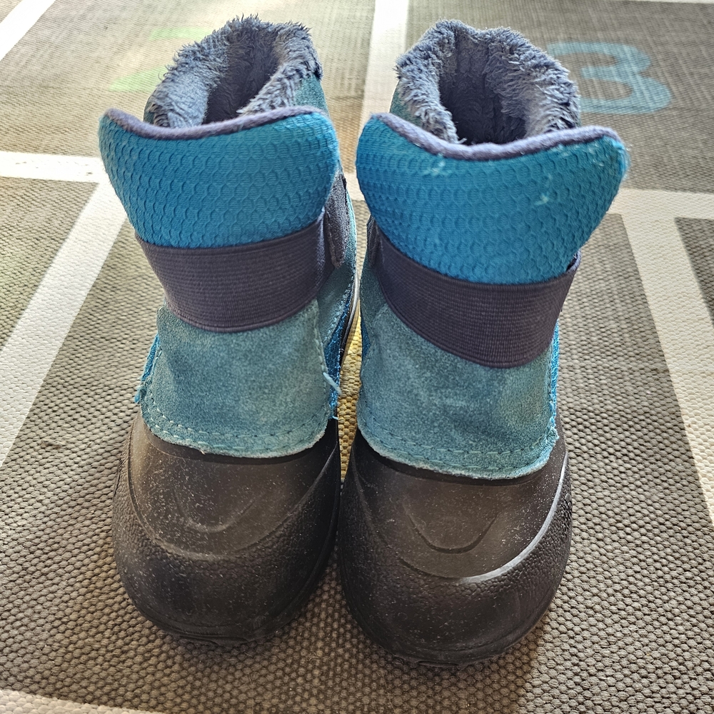 Kids North Face Alpenglow Blue and Black Winter Boots